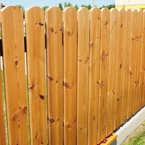 How To Stain A Fence With A Pump Sprayer
